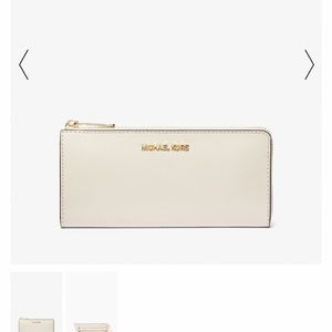 Micheal Kors Jet Set Travel Large Saffiano Leather Quarter-Zip Wallet